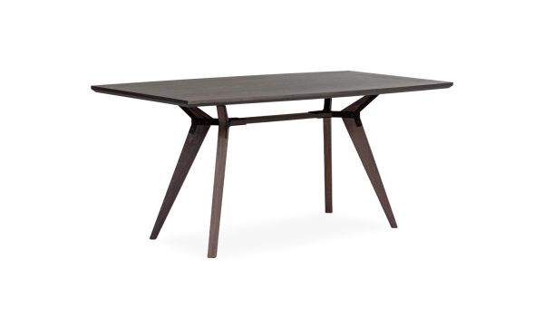 Vista diagonal de la Mesa Comedor Atalanta madera 6 puestos de la marca Aristas. Un diseño elegante que destaca por su superficie rectangular y patas largas en madera color Ceniza.